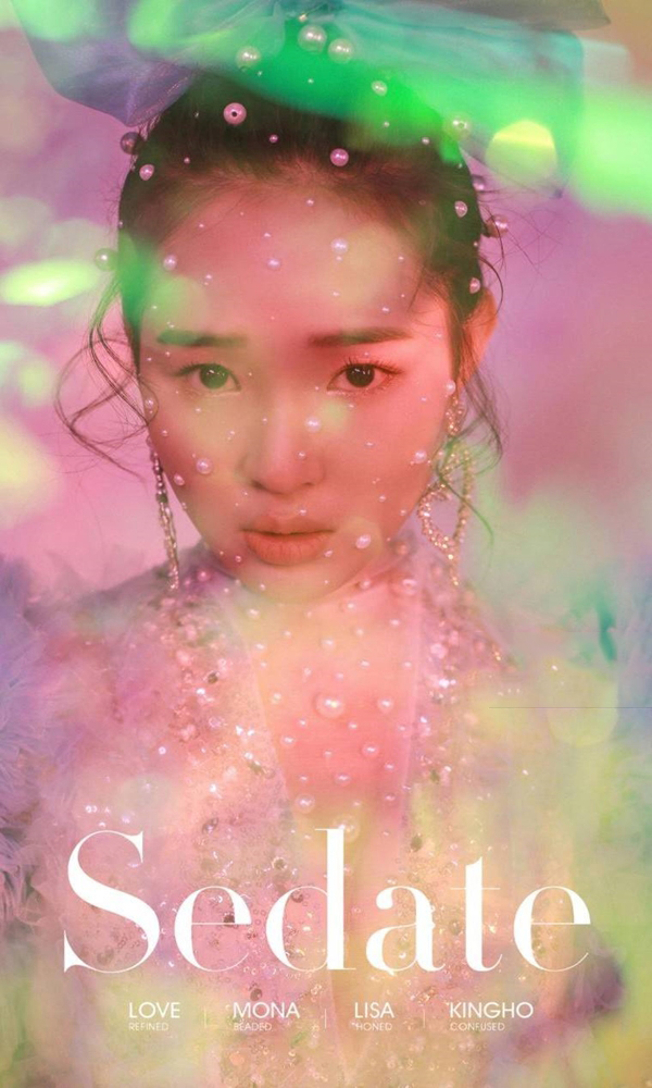 白领精致的抱抱