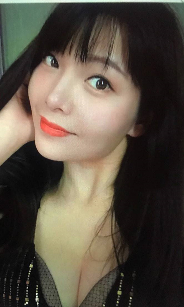 白领美丽俏佳人哟