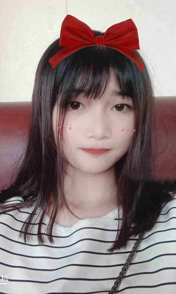 学生丹丹麦超可爱