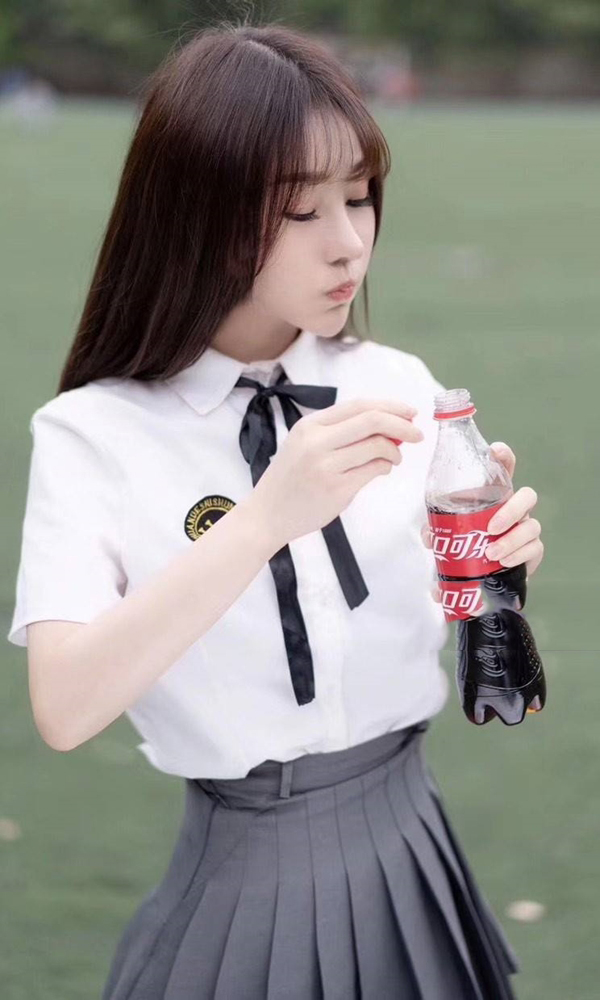 学生本人更可爱