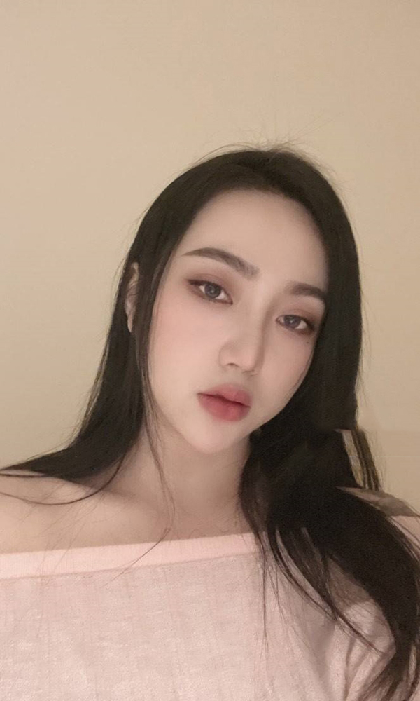 模特睡不着的女孩