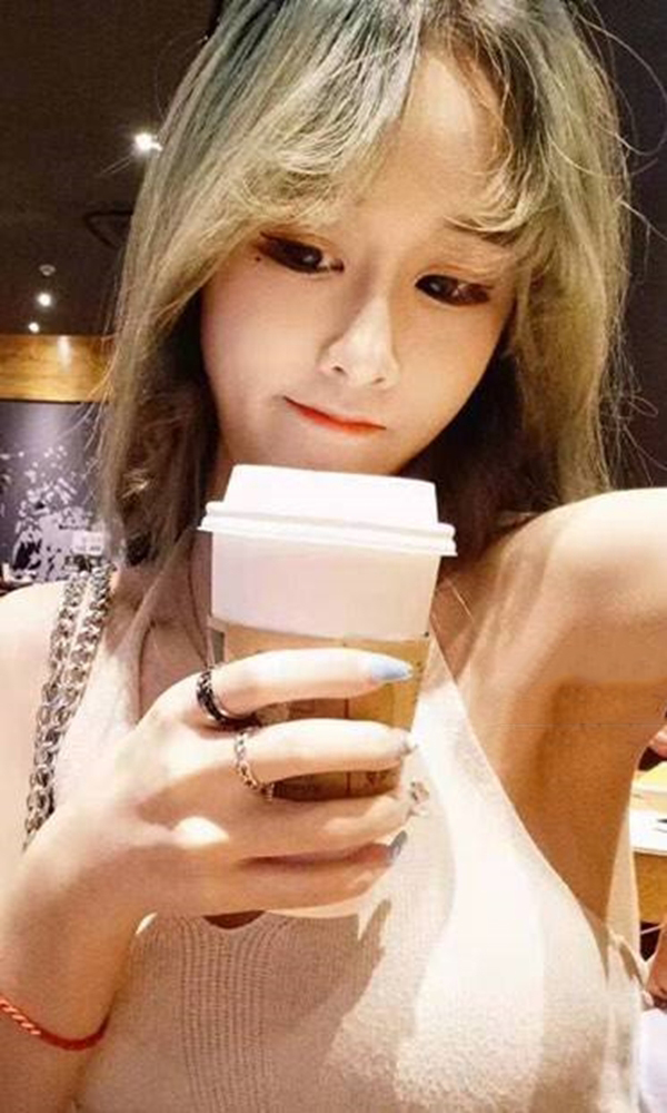 学生19岁的小野