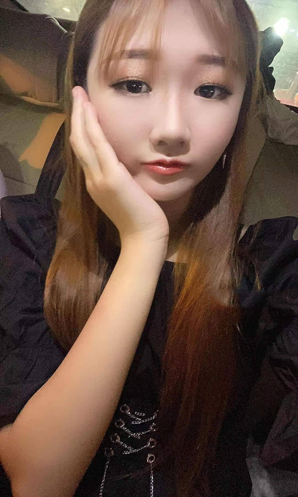 学生薇薇很爱笑Ծ