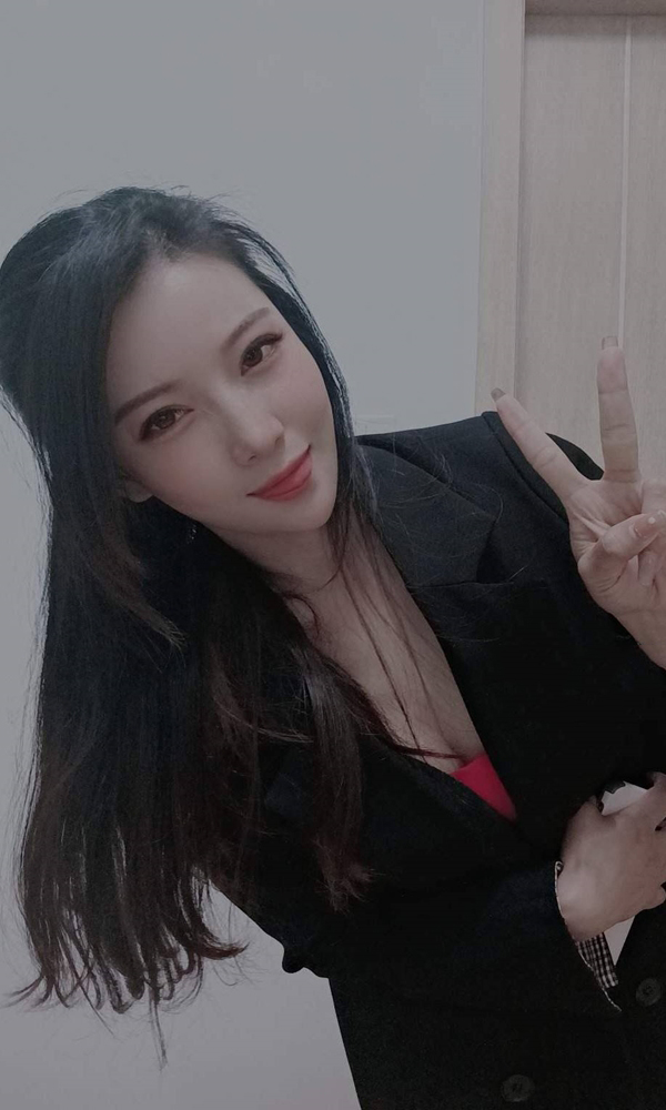 白领是你楚楚吖