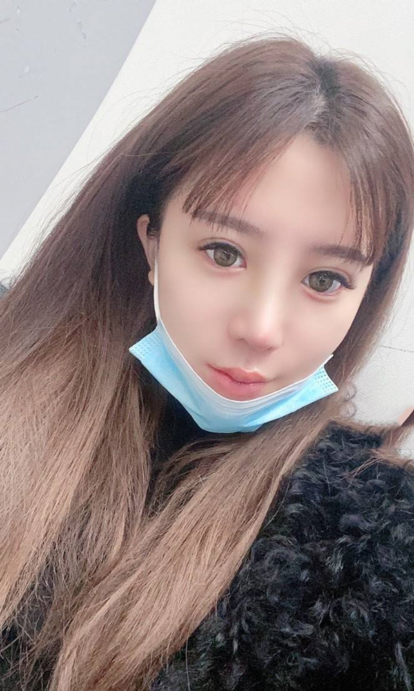 学生20岁的妹妹