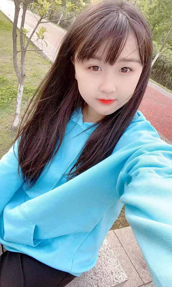 模特甜美的乐曲