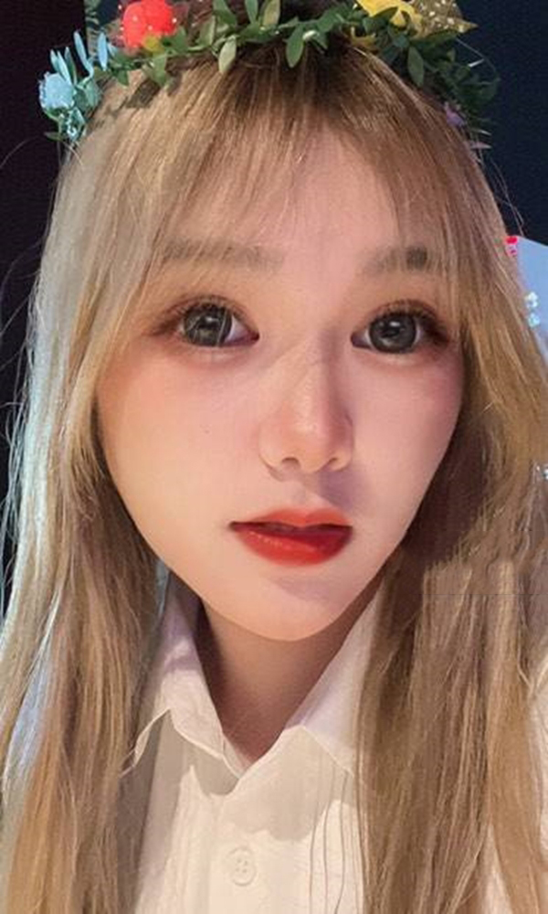 网红小离第一次还在