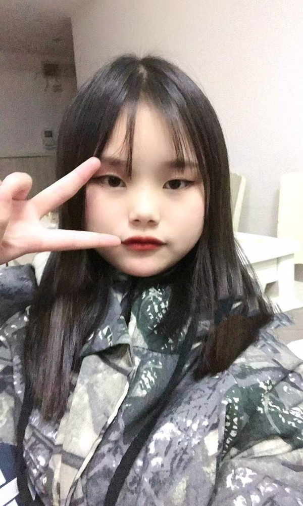 学生平凡的灿姐❄