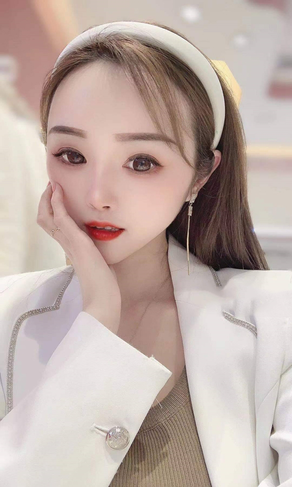 白领把心动藏心里