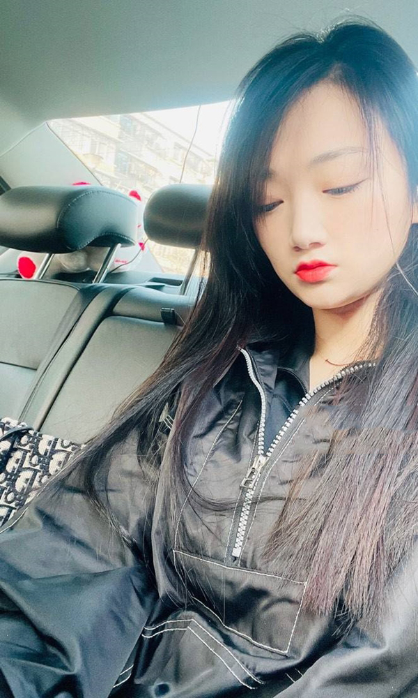 白领小乖不闹闹