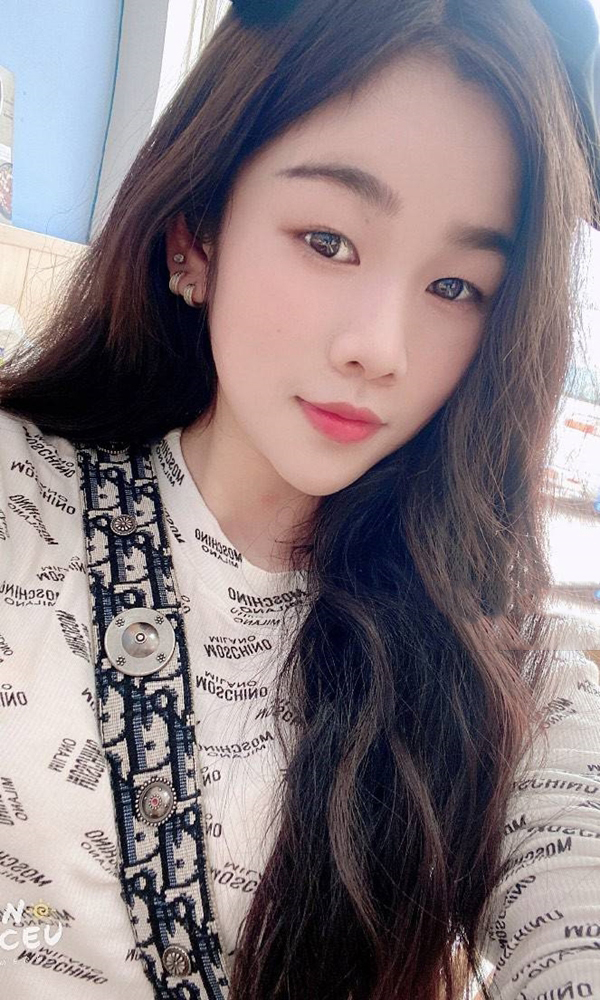 学生初吻给奶瓶