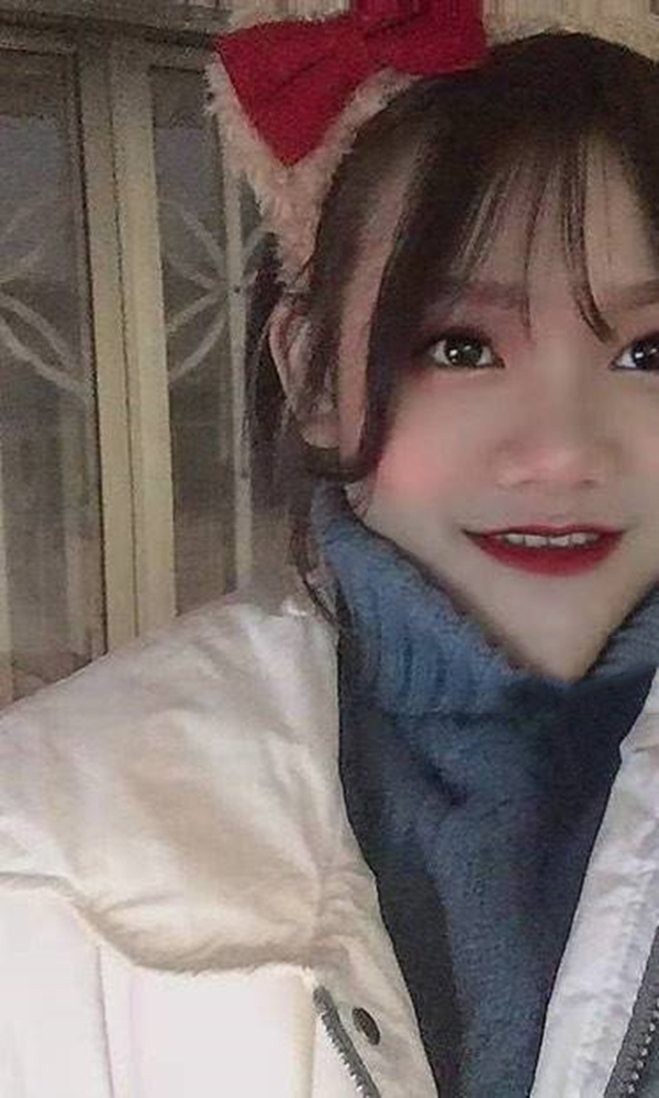 学生吃吃小白菜