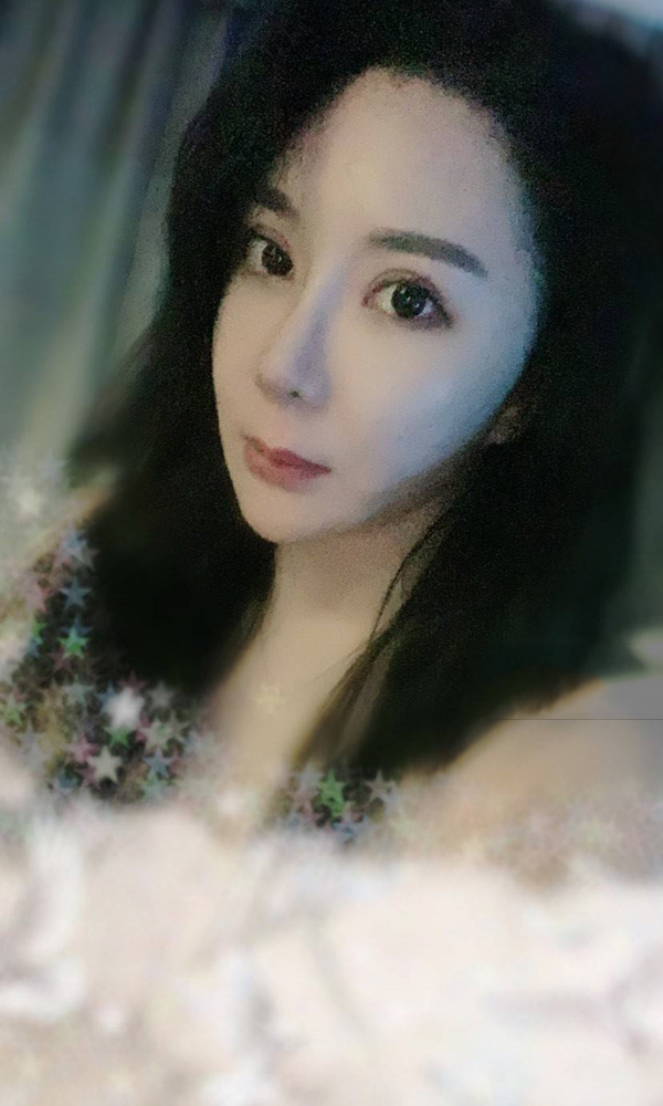 白领漂亮的大大姐姐