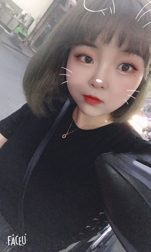 白领一朵茉莉花