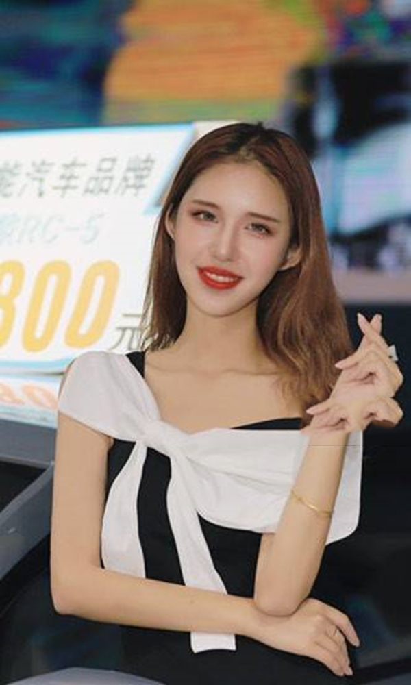 模特大白兔白又白