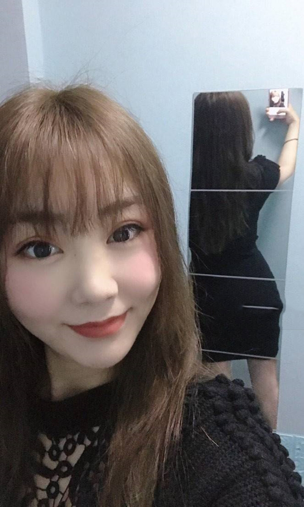 白领蔷薇薇本人