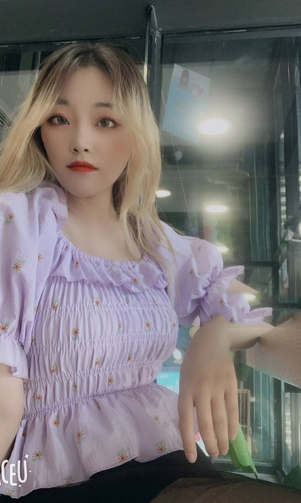 白领悠悠很可爱