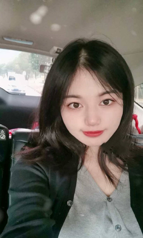 白领小猫咪喵喵