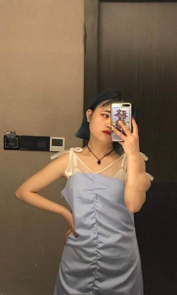 模特欣欣想吃糖