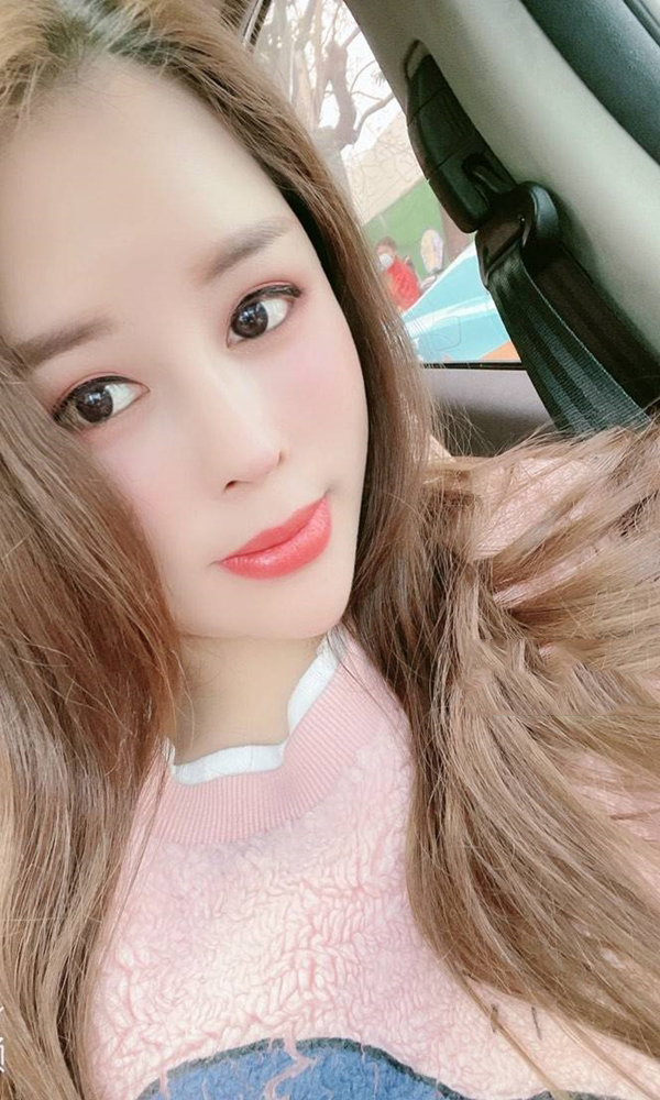 白领草莓甜甜圈