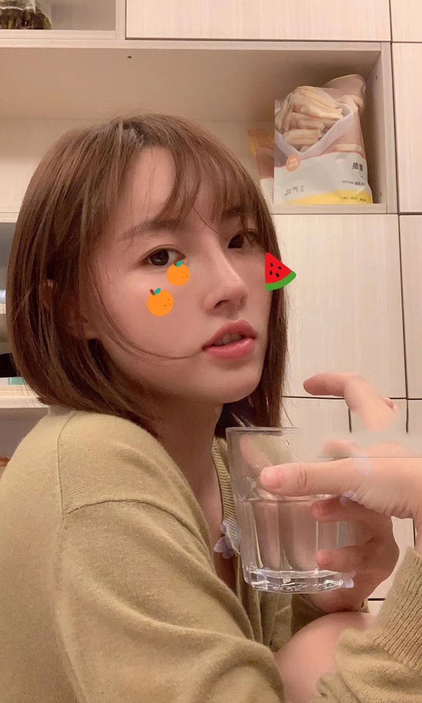 学生粉红佩佩猪