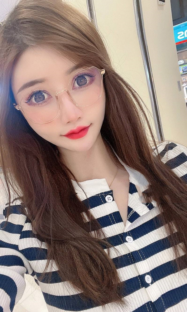 模特一只小兔子