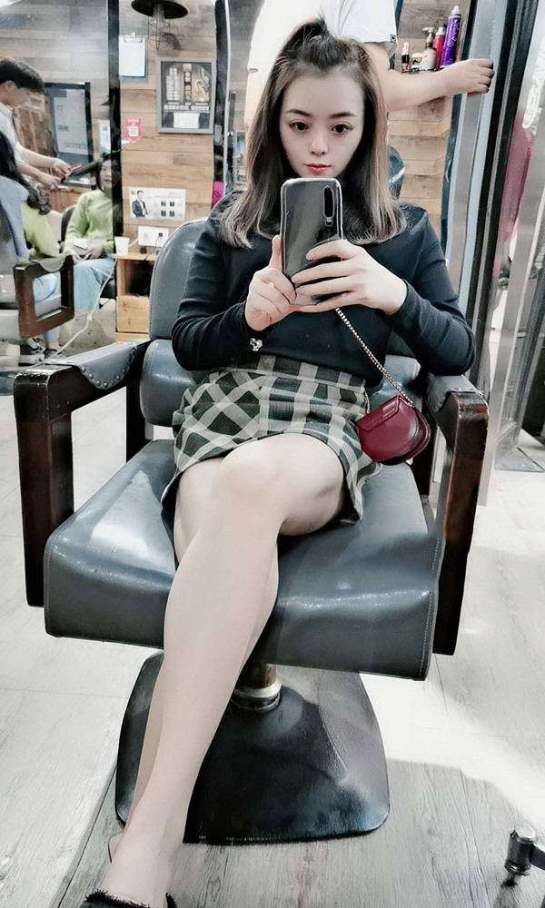 白领馨づ′▽`づ