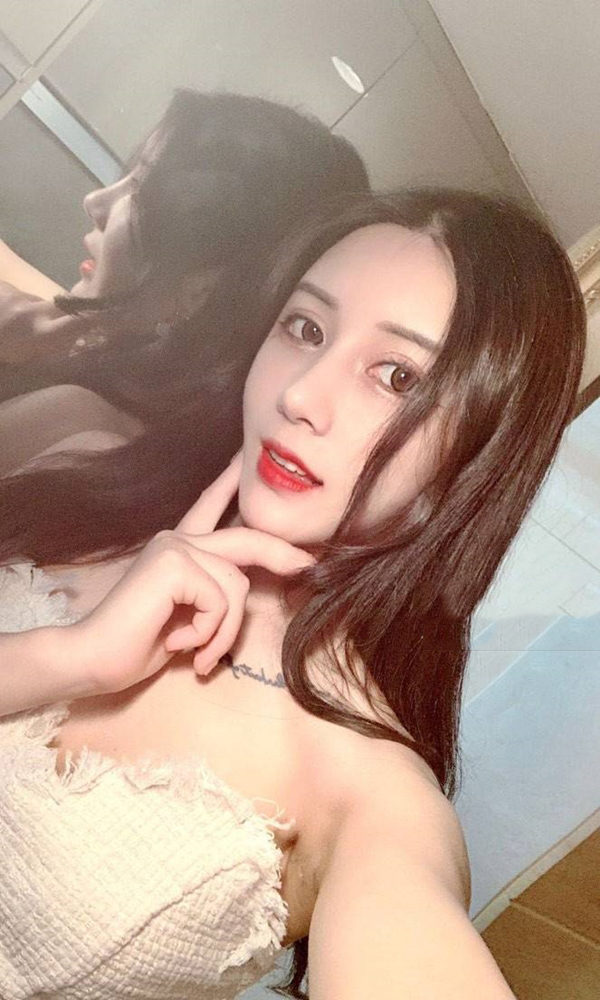 模特苗条的苗条