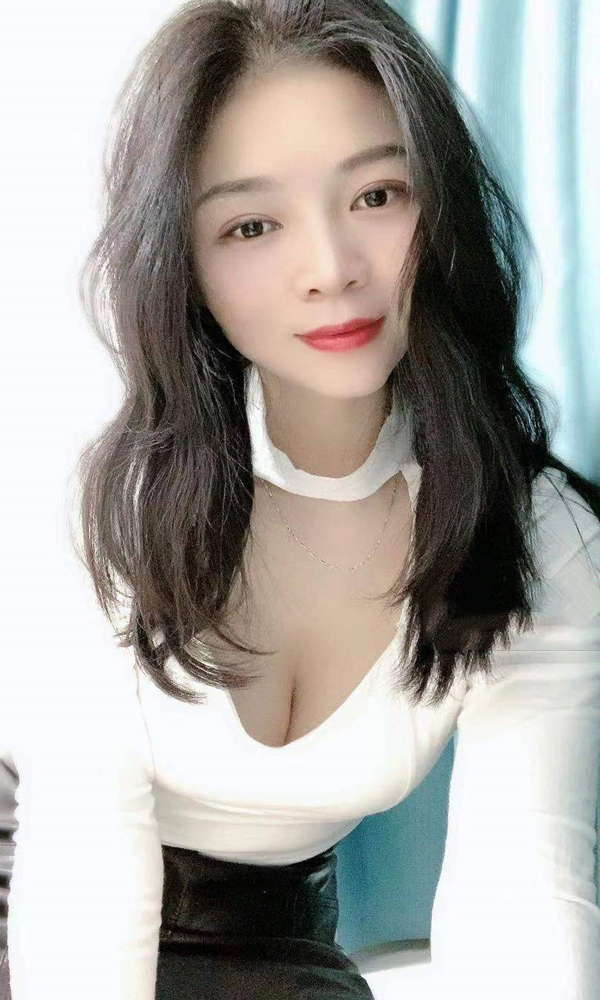 白领顺萁咱然♡