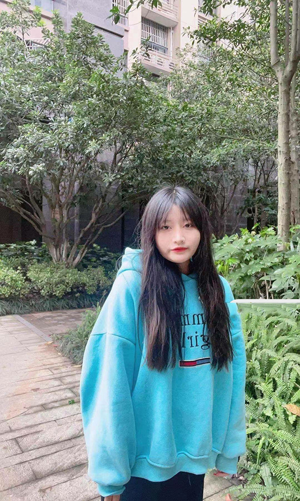 学生小小甜甜圈