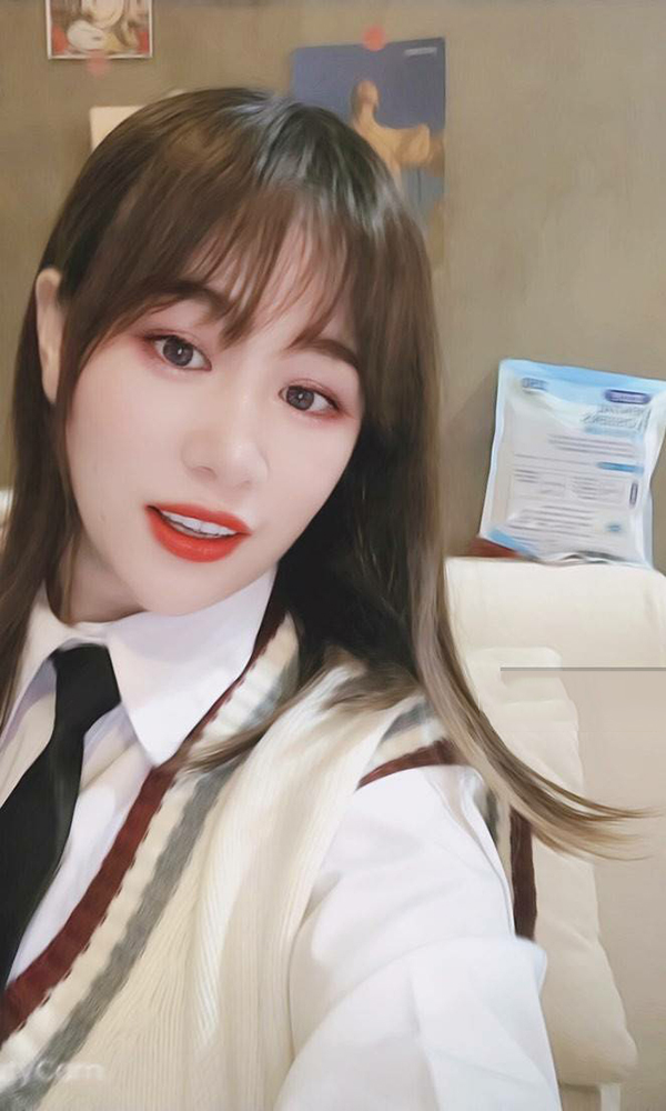 白领蓝蓝小甜心