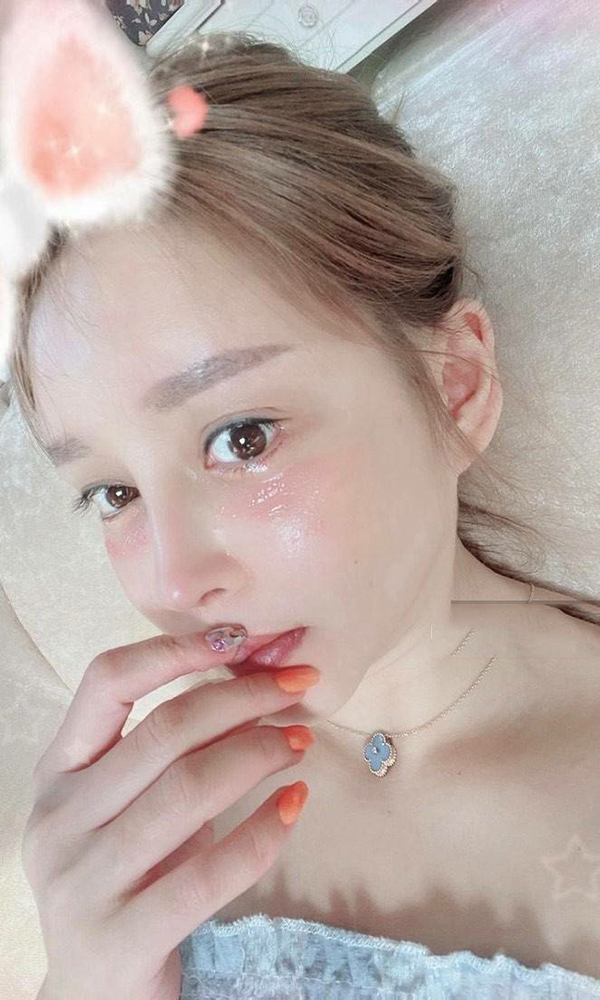 白领落在人间的精灵