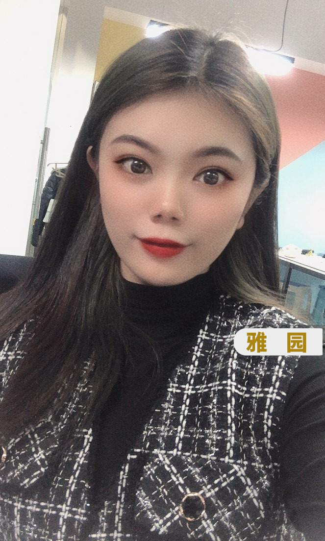 模特芸熙吐泡泡