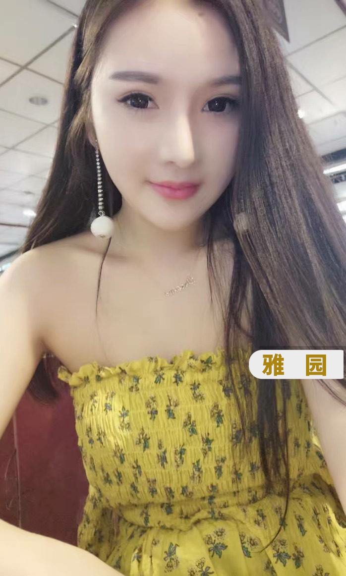 模特迷人的微笑dd