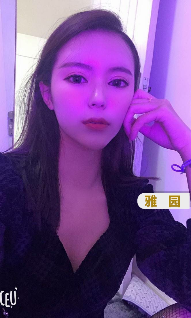 模特潇潇且快乐