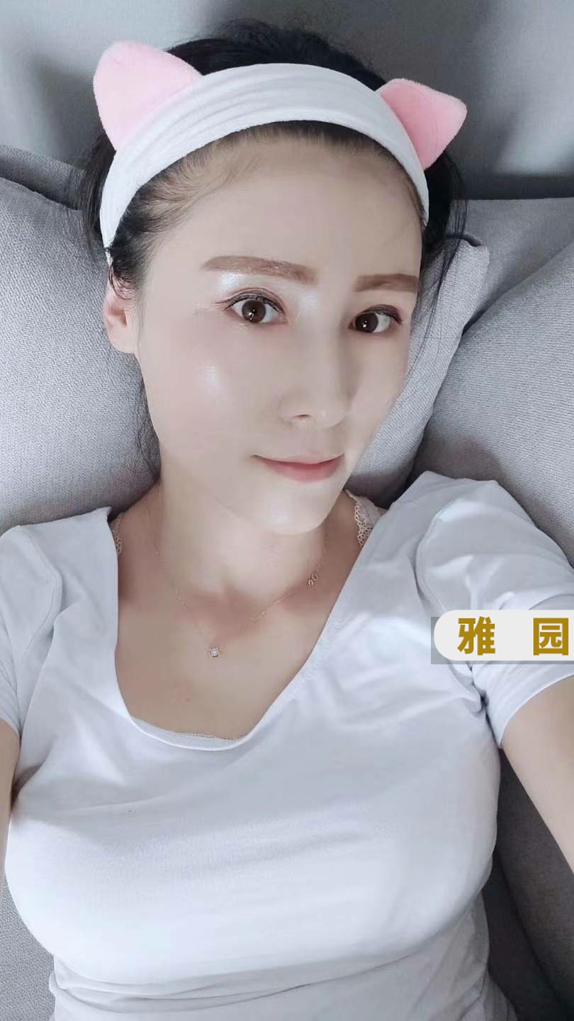 白领没啥特长就腿长