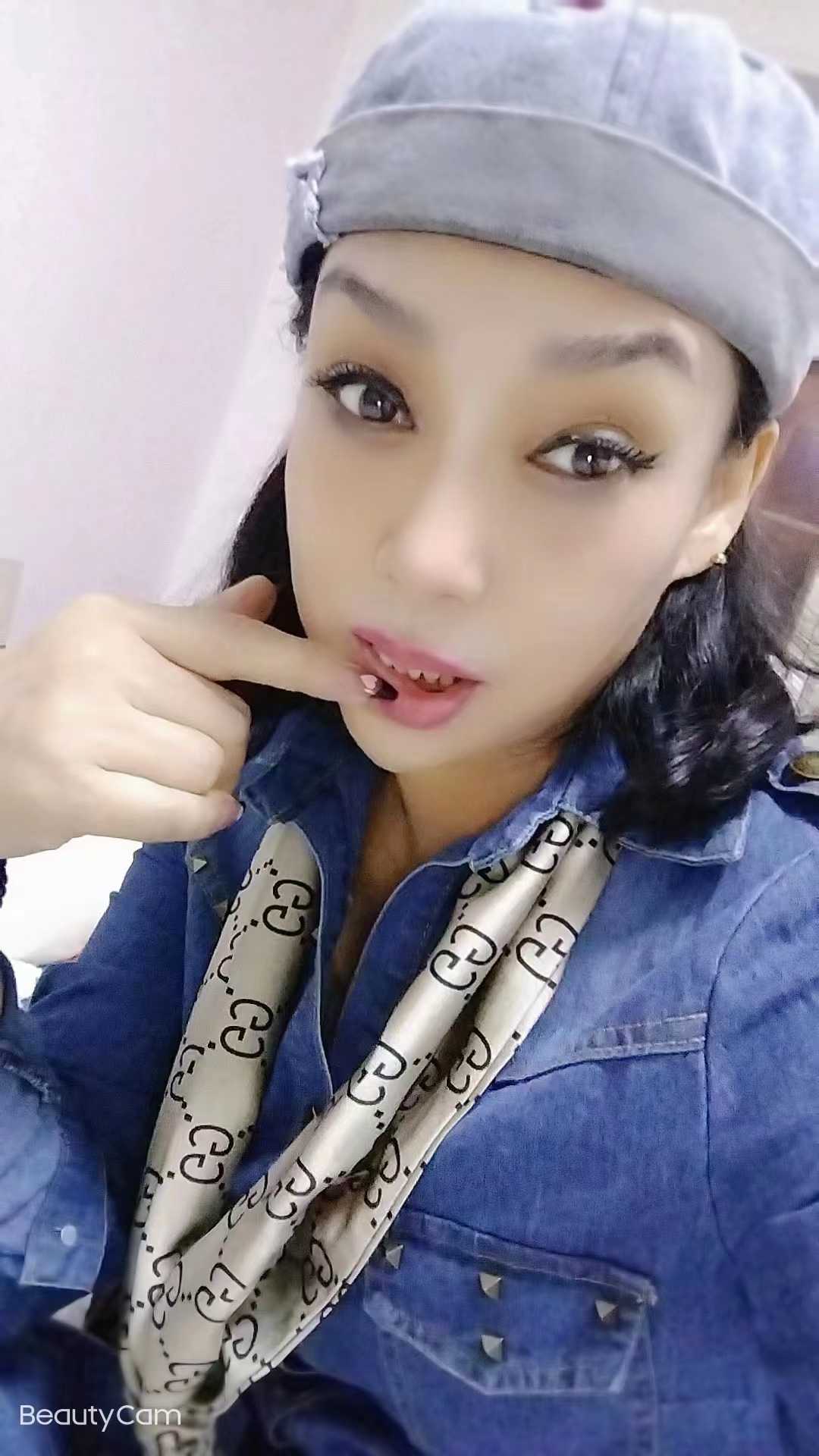 性感韵味纹身少妇