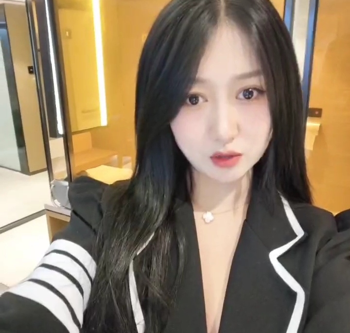 雨花区德思广场Sao女小姐姐