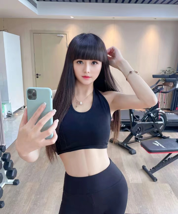 爱健身有气质妹子