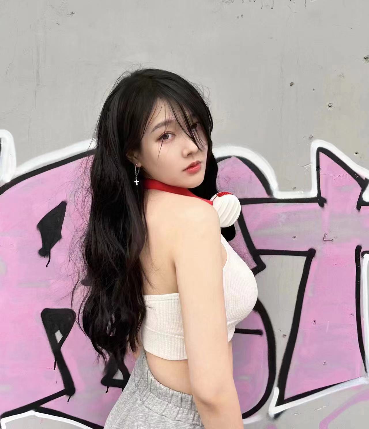 前凸后翘，大长腿，姿势任你来