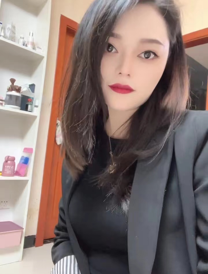 很有气质的小御姐