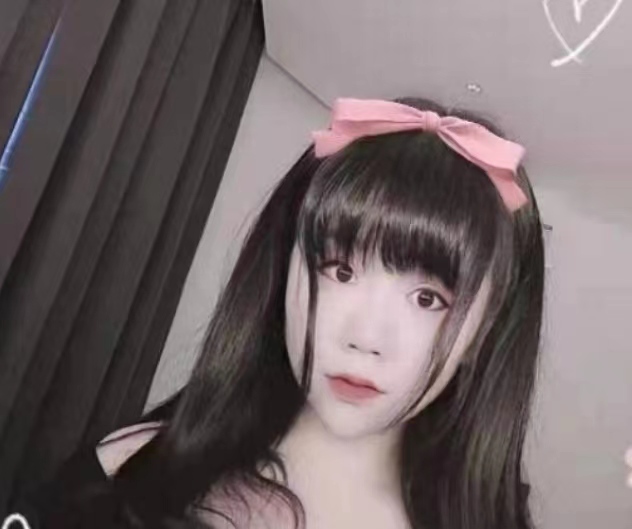 胸挺大的，长得也还不错