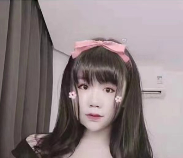 胸挺大的，长得也还不错