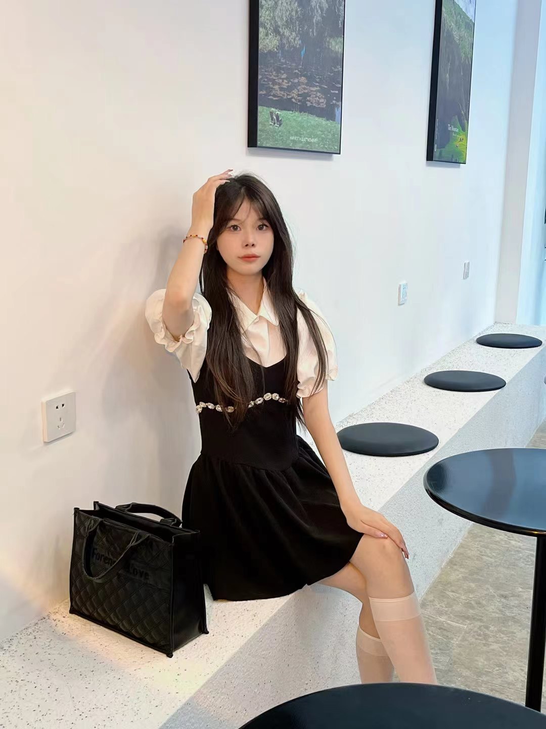 颜值身材不错，很会穿搭