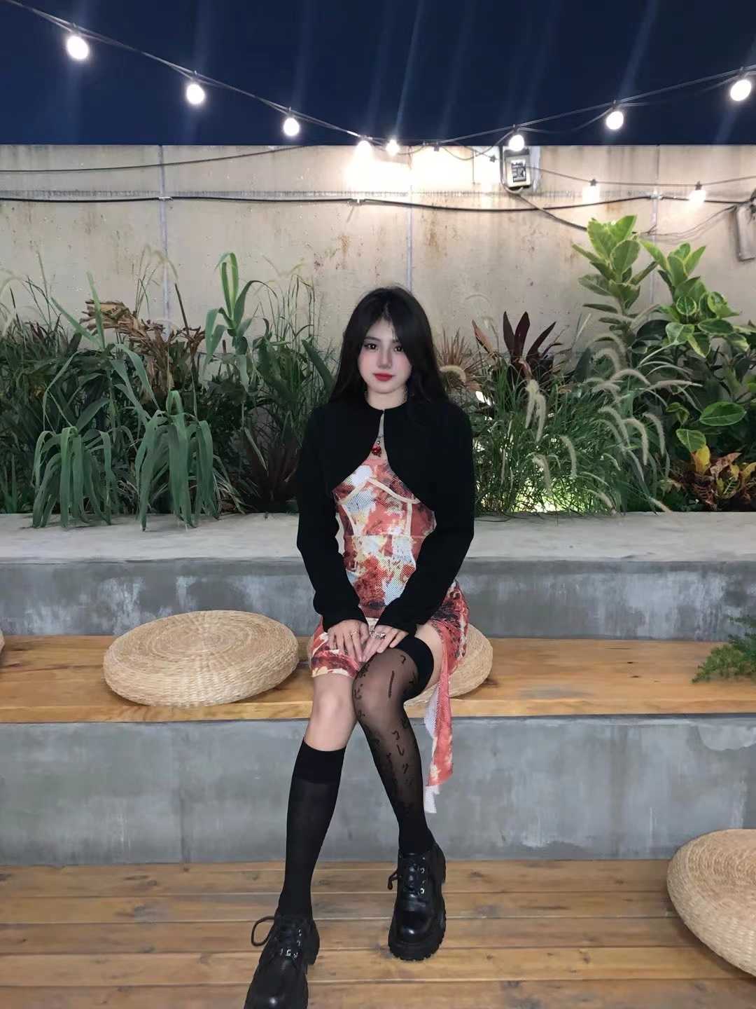 超级诱人的黑丝小姐姐