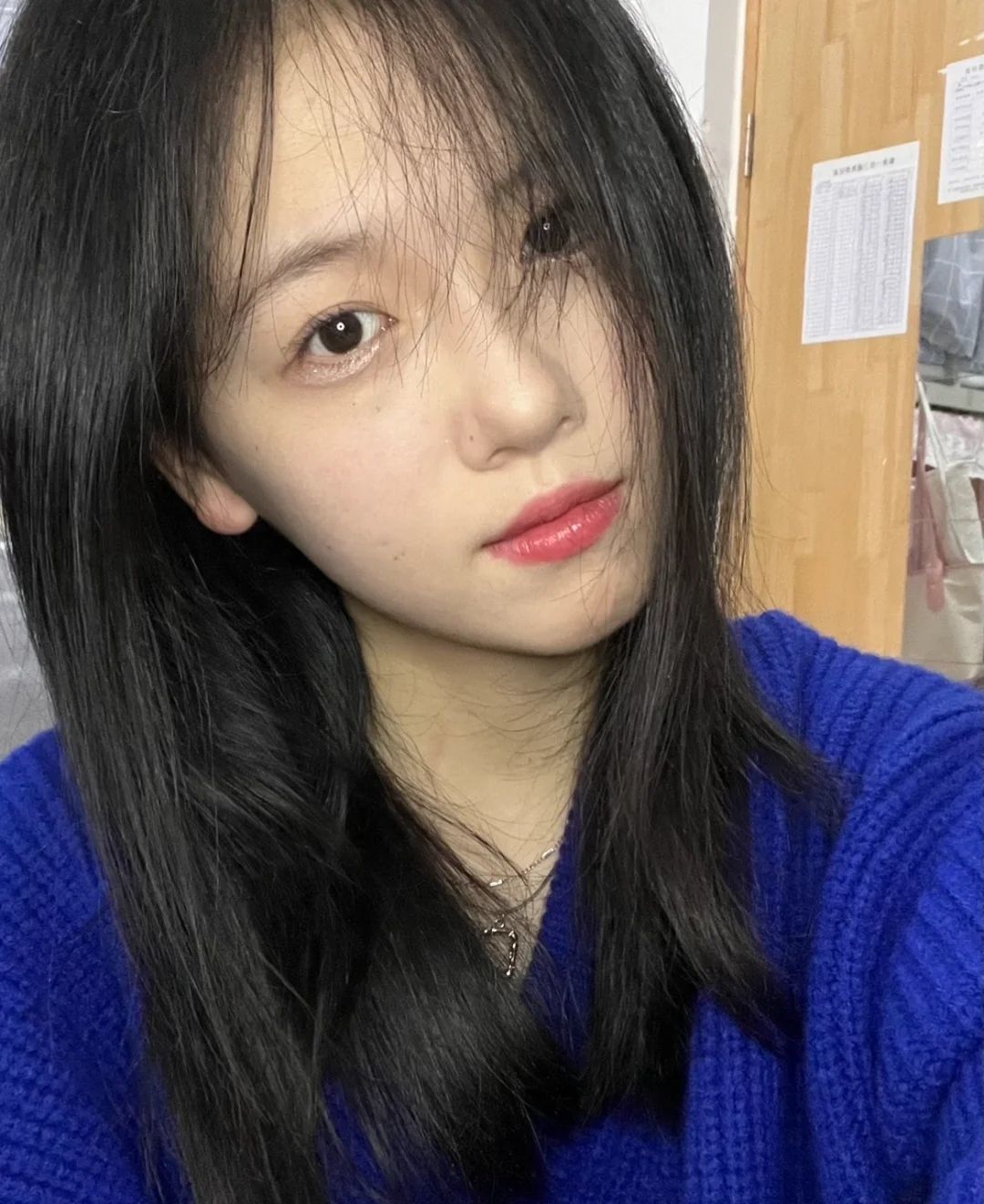 对面的男孩看过来，天河小姐姐