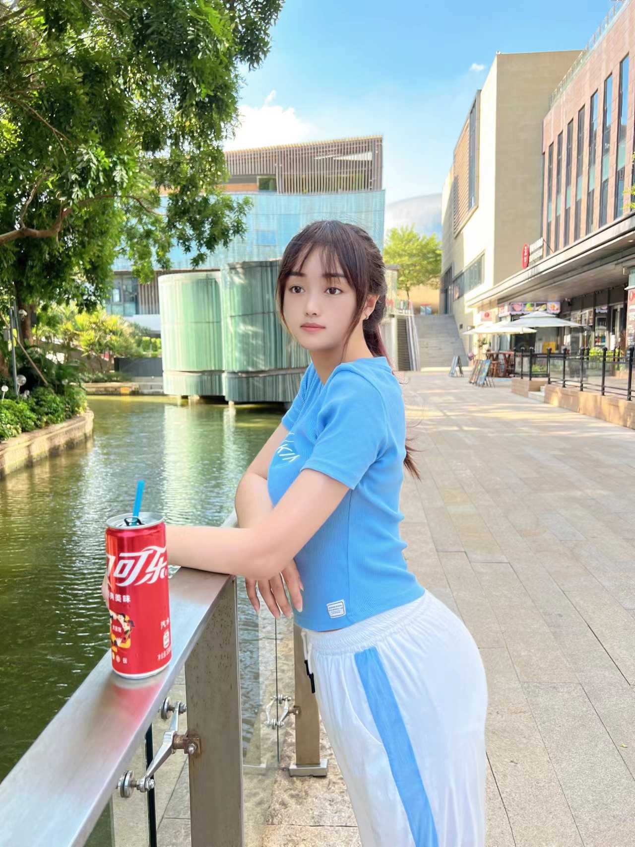 服务好，喜欢她的XT