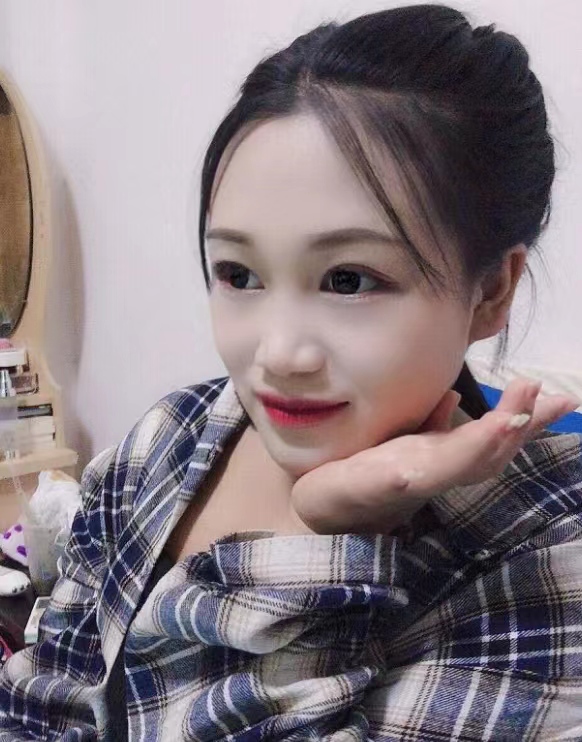 身材微胖，挺不错的妹妹