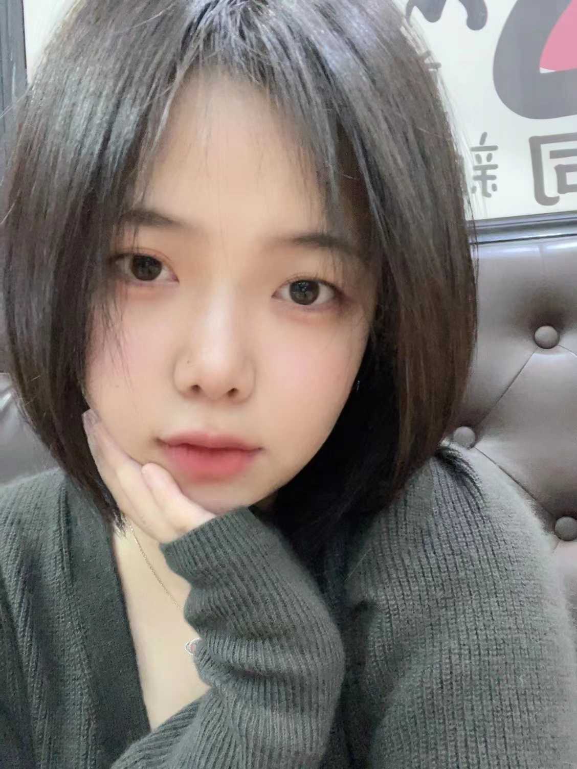 身材很棒，很好看的短发mm