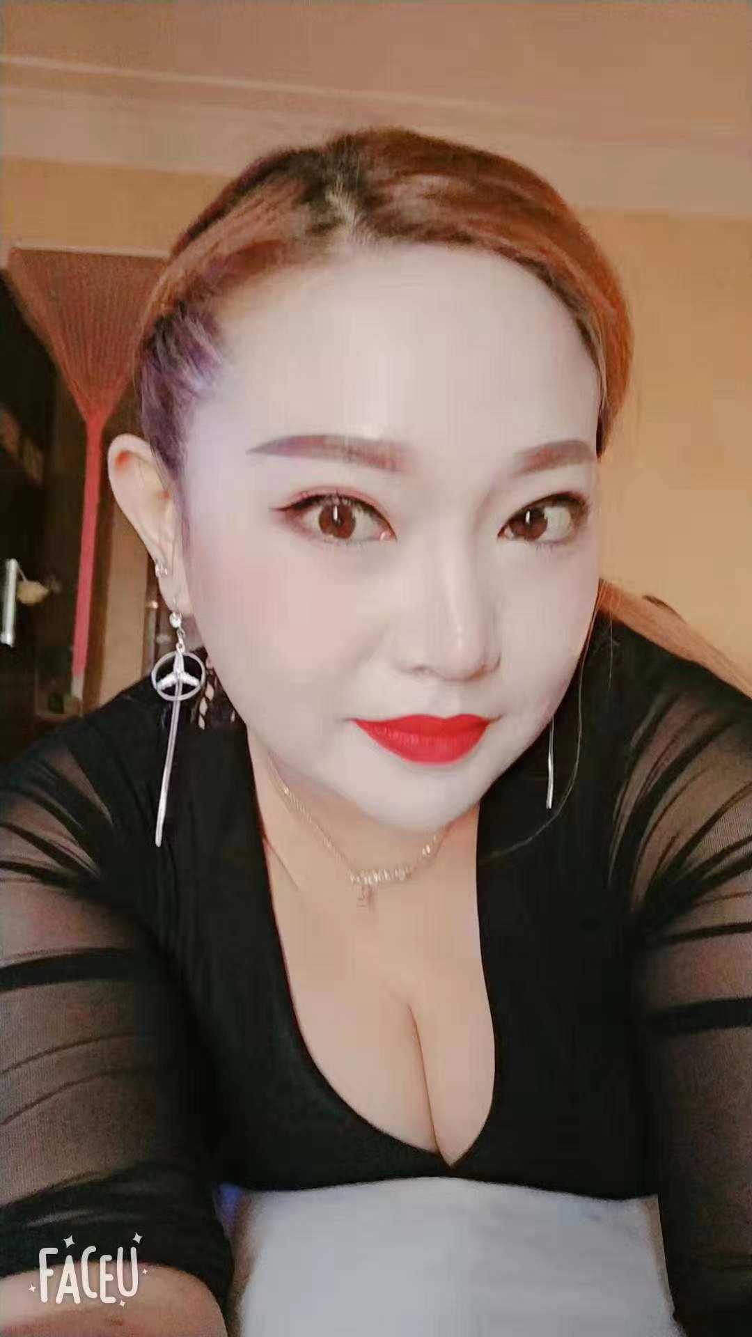 我对她的服务是挺满意的